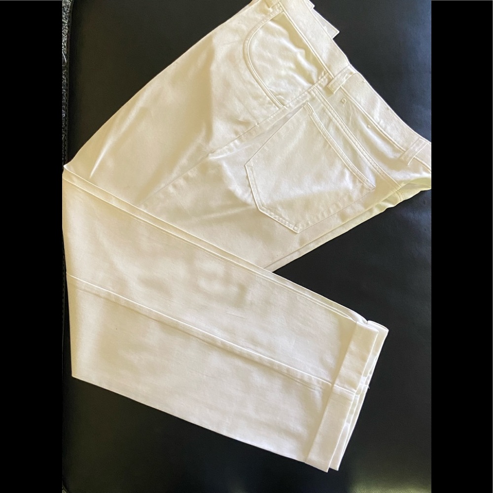Men’s white jeans with crease and cuffs
